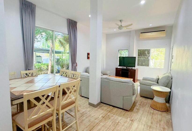 פנסיון Rawai Valley Resort