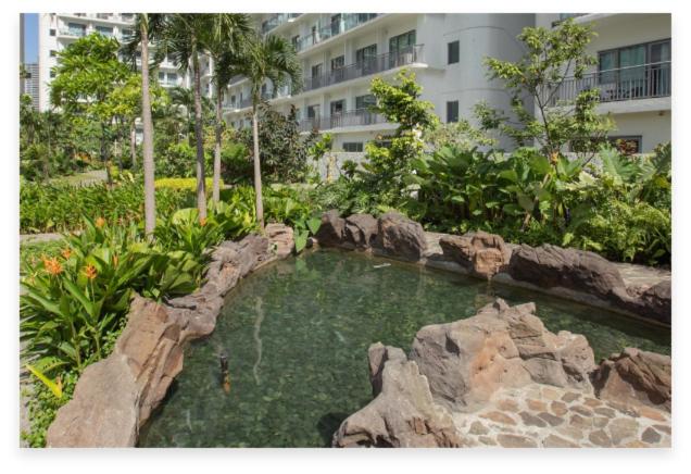 Queen Suite With City View At Acqua Private Residences