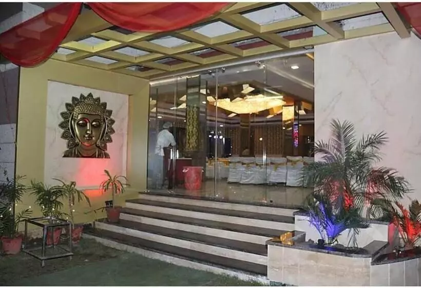 ホテル The Golden Oyster, Dehradun