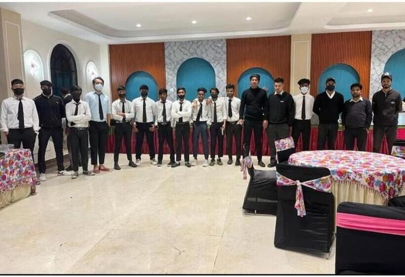 Hotel The Golden Oyster, Dehradun