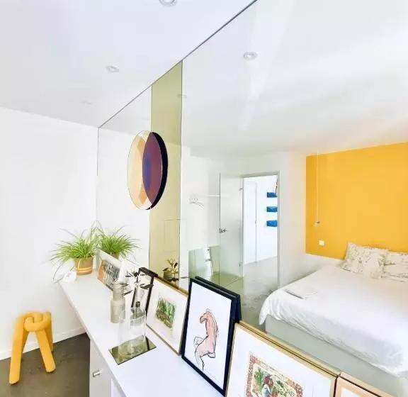 ベッドアンドブレックファースト Chambre Arty Chez Minuit Deux