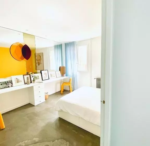 ベッドアンドブレックファースト Chambre Arty Chez Minuit Deux