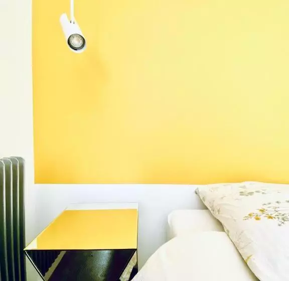 ベッドアンドブレックファースト Chambre Arty Chez Minuit Deux