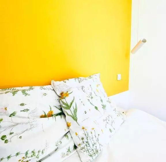 ベッドアンドブレックファースト Chambre Arty Chez Minuit Deux