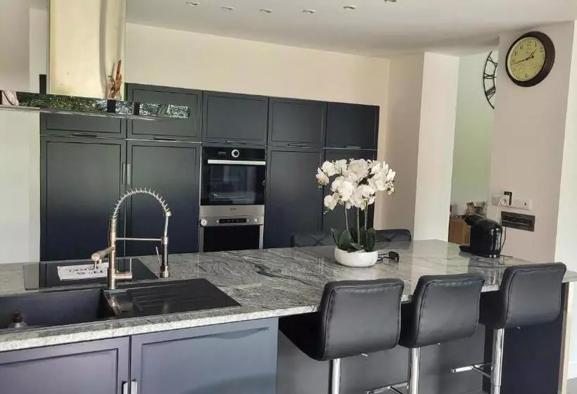 ベッドアンドブレックファースト Chambres Chez L Habitant Villa De Luxe