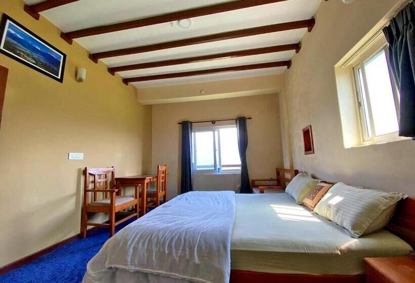 تختخواب و صبحانه Himalayan Home Lamagaun Pokhara 10 Minute Drive From Tourist Place Lakeside Rent Rooms