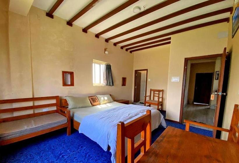 تختخواب و صبحانه Himalayan Home Lamagaun Pokhara 10 Minute Drive From Tourist Place Lakeside Rent Rooms