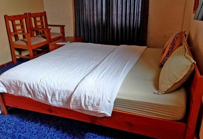 تختخواب و صبحانه Himalayan Home Lamagaun Pokhara 10 Minute Drive From Tourist Place Lakeside Rent Rooms