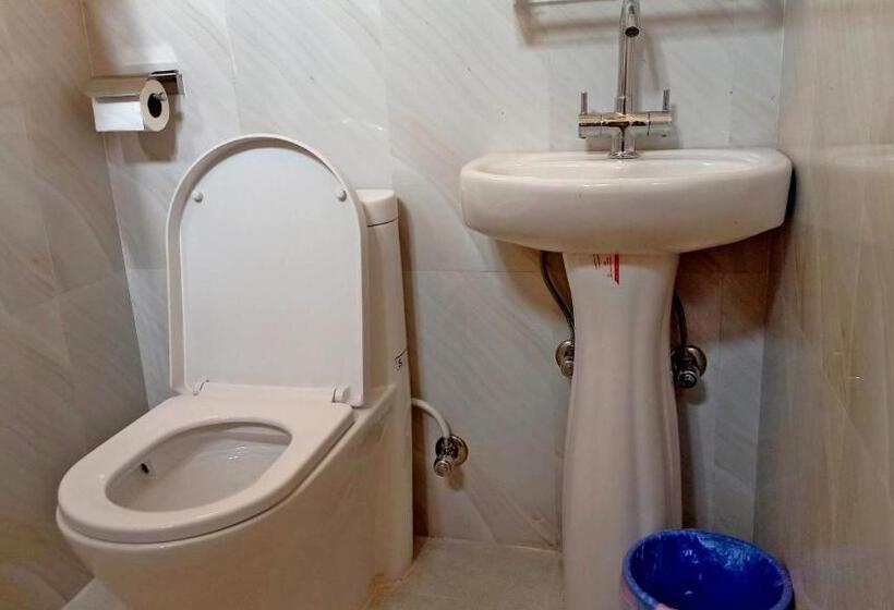 تختخواب و صبحانه Himalayan Home Lamagaun Pokhara 10 Minute Drive From Tourist Place Lakeside Rent Rooms