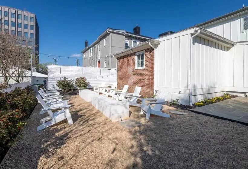 Hotelli Boutique Room Steps From Downtown Mall Rose Jean Room 3