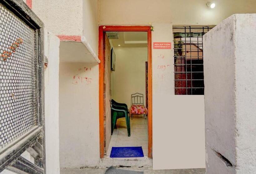 فندق Spot On R J