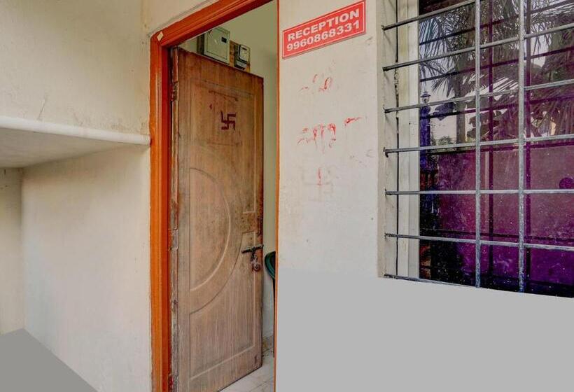 فندق Spot On R J