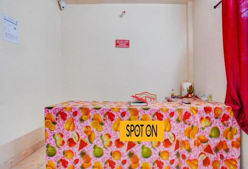 فندق Spot On R J