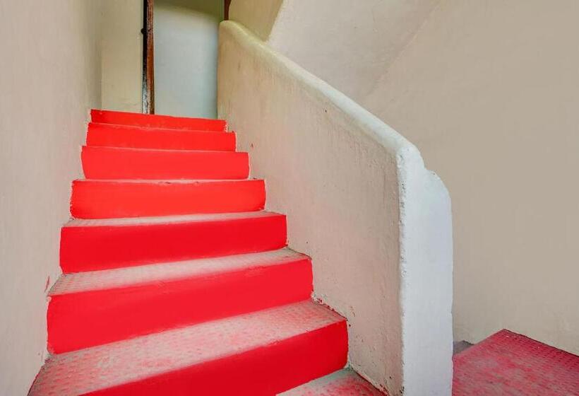 فندق Spot On R J