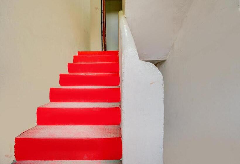 فندق Spot On R J