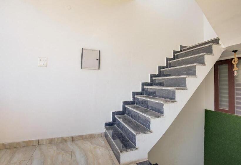 Oyo Hotel Riyasat Inn