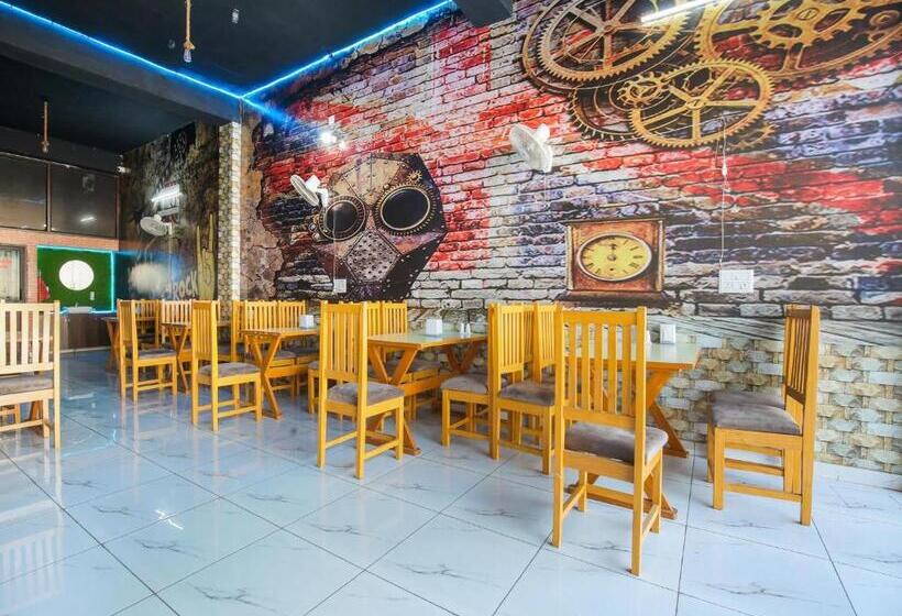 Oyo Hotel Riyasat Inn