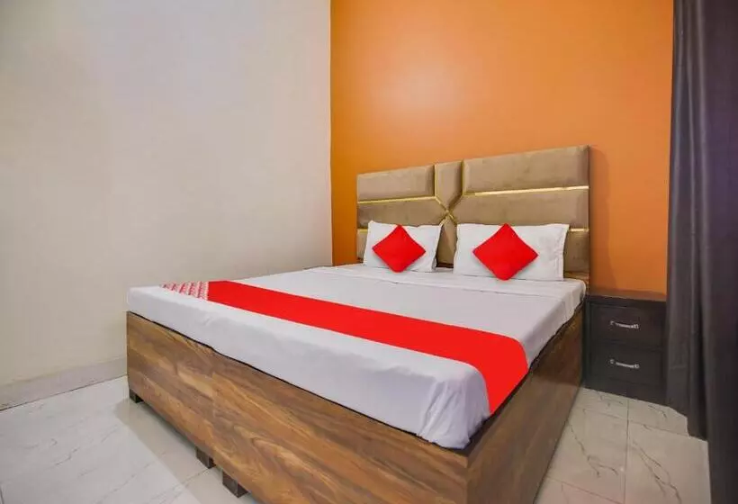 Oyo Hotel Riyasat Inn
