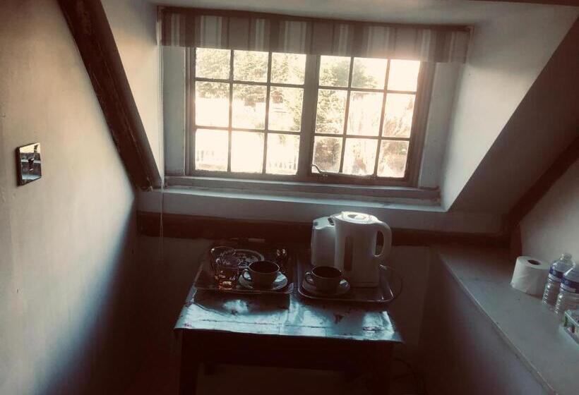 بنسيون Cottonwood Barn