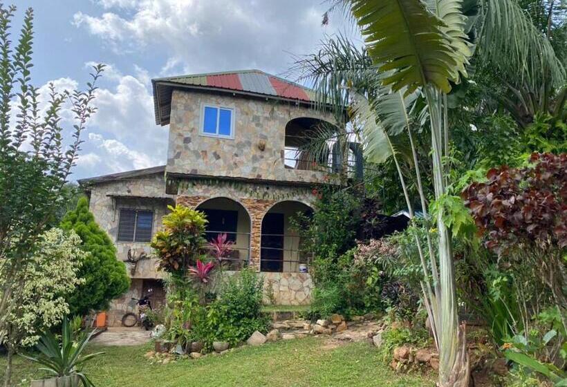 پانسیون Lodge Au Paradis Fleuri