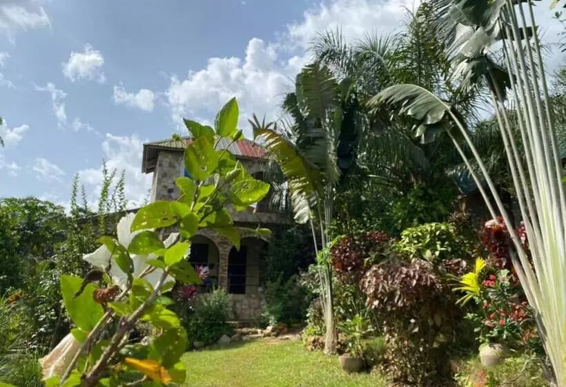 پانسیون Lodge Au Paradis Fleuri