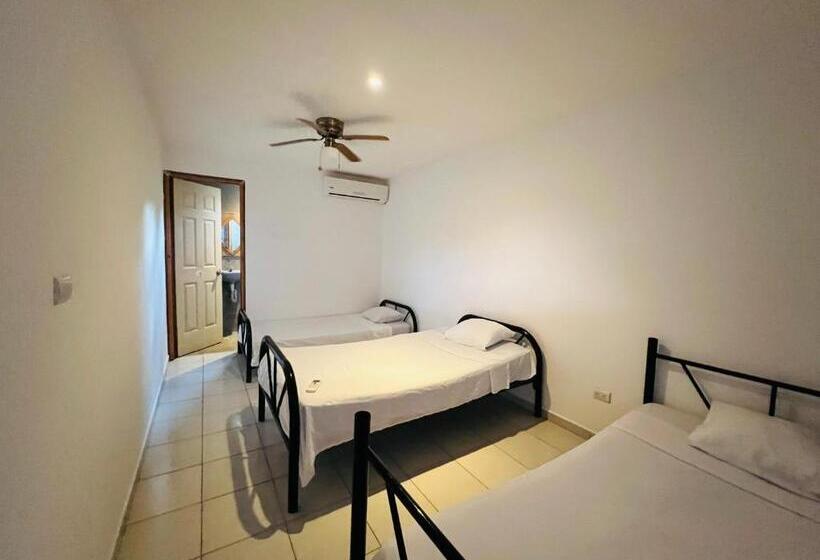 פנסיון Mi Tierra Jaco