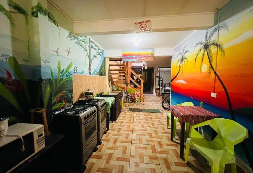 פנסיון Mi Tierra Jaco