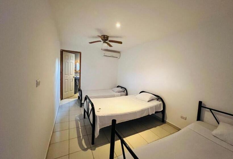 פנסיון Mi Tierra Jaco