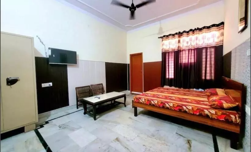 ペンション Rk Guest House Near Airport And Golden Temple