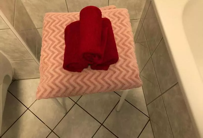 ペンション Rote Etage Im Ort Mainstockheim 2 Zimmer Mit Küche Bad Balkon