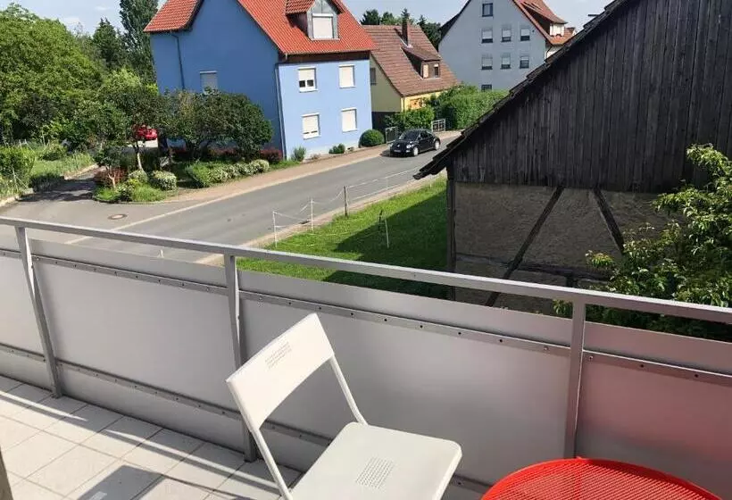 ペンション Rote Etage Im Ort Mainstockheim 2 Zimmer Mit Küche Bad Balkon