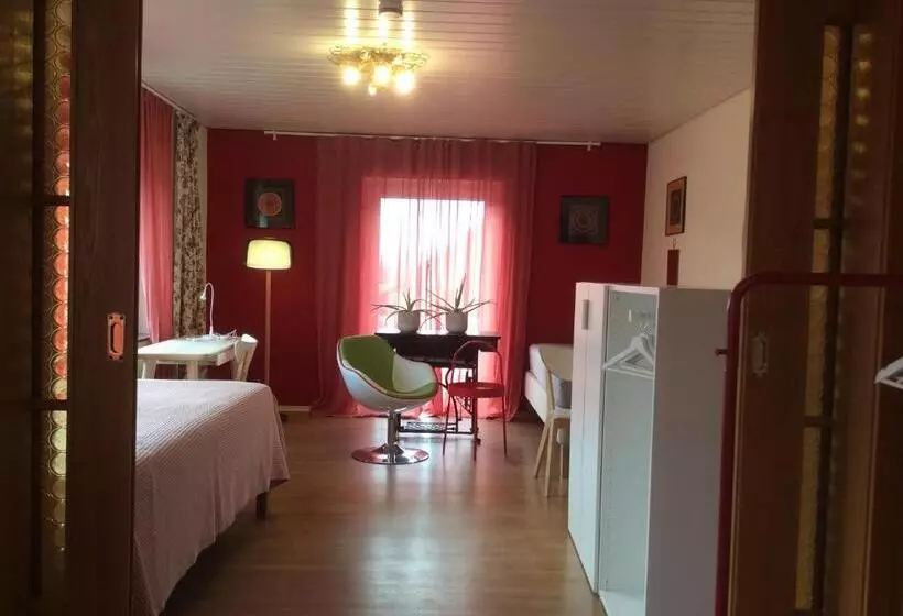ペンション Rote Etage Im Ort Mainstockheim 2 Zimmer Mit Küche Bad Balkon