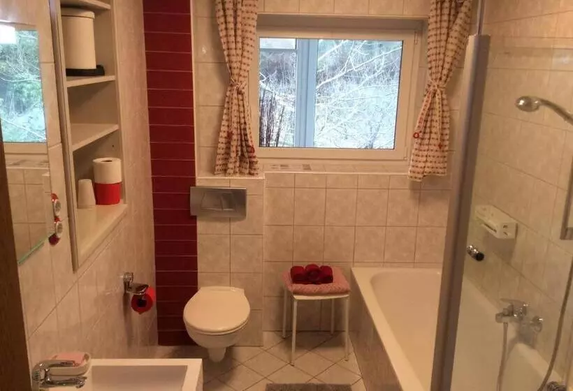 ペンション Rote Etage Im Ort Mainstockheim 2 Zimmer Mit Küche Bad Balkon
