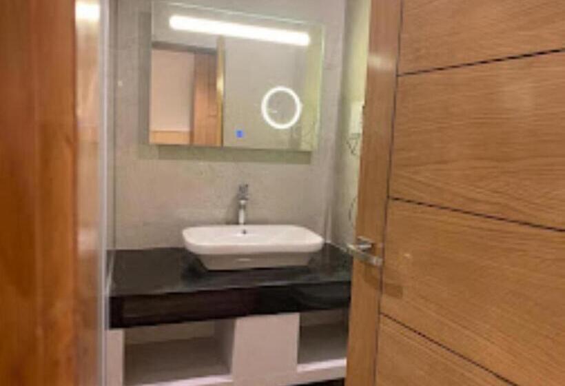 The Grand Welcome Hotel, Shimla