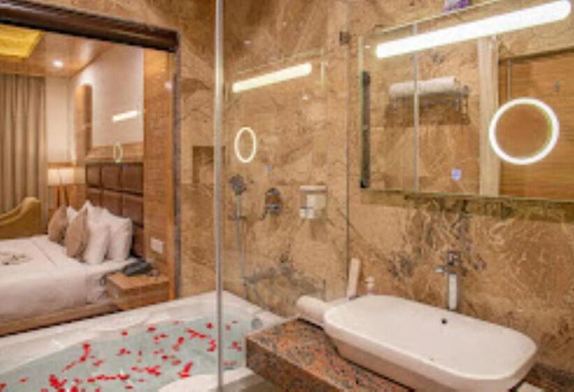 The Grand Welcome Hotel, Shimla