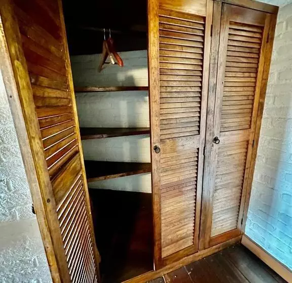 Vive En Un Castillo En Valle De Bravo