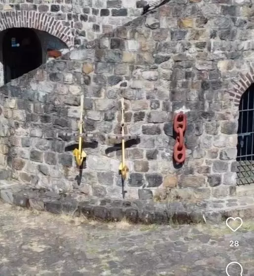 Vive En Un Castillo En Valle De Bravo