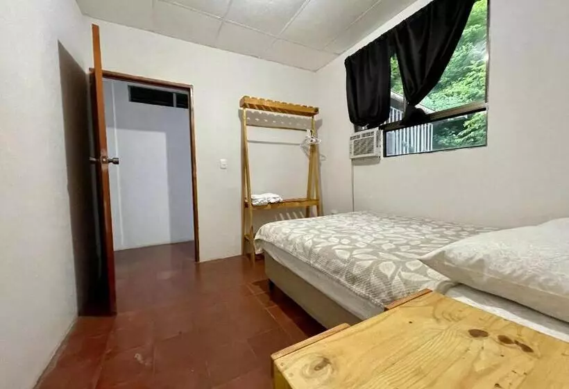 Retkeilymaja Hostal Namborus