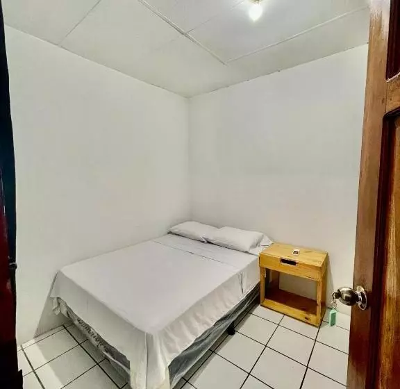 Retkeilymaja Hostal Namborus