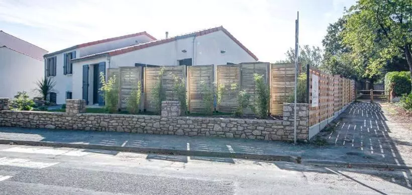 ベッドアンドブレックファースト Chambres D Hôtes Du Val D Asson