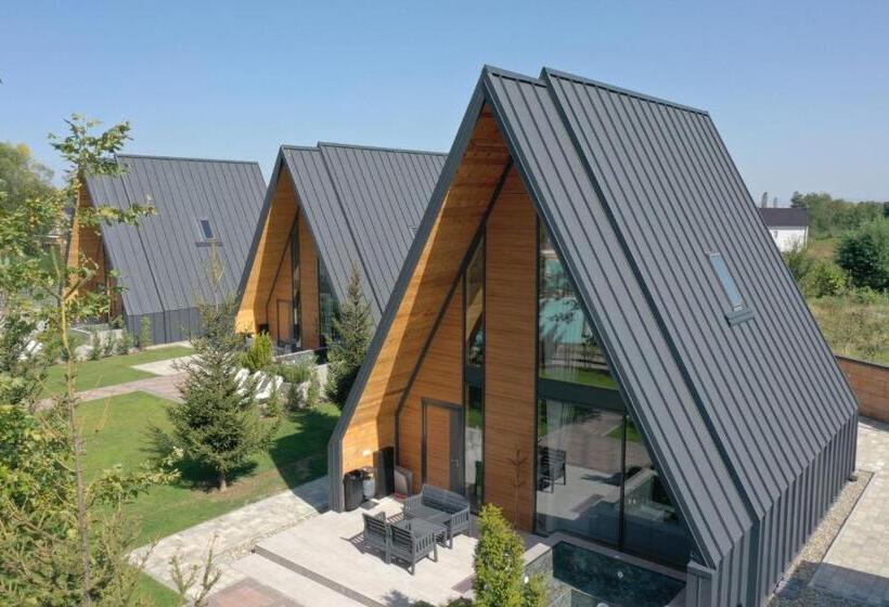 تختخواب و صبحانه Freskia Resort