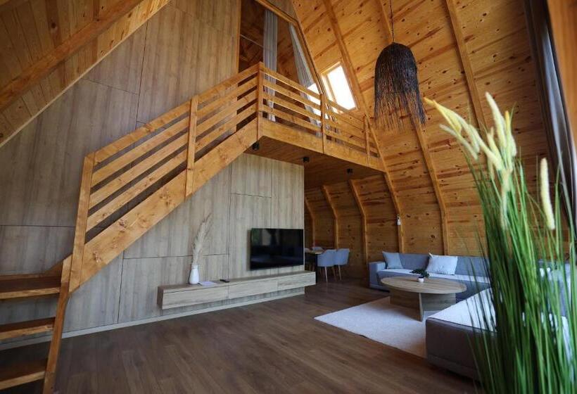 تختخواب و صبحانه Freskia Resort