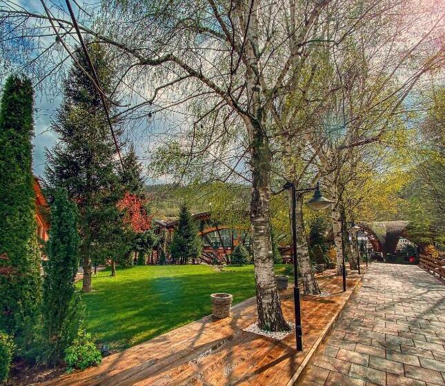 تختخواب و صبحانه Freskia Resort