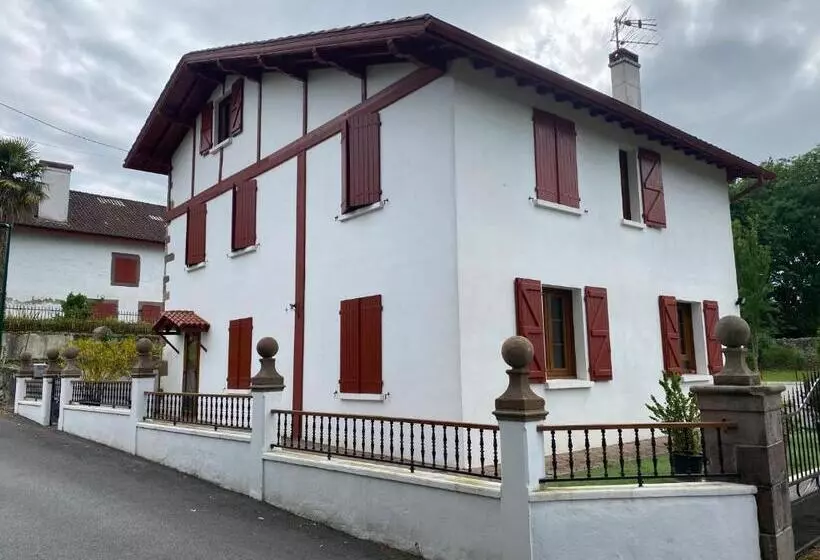 Aamiaismajoitus (B&B) Maison Bernatenia