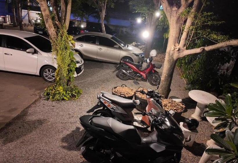 酒店 กัญญ่า เพลส Kanya