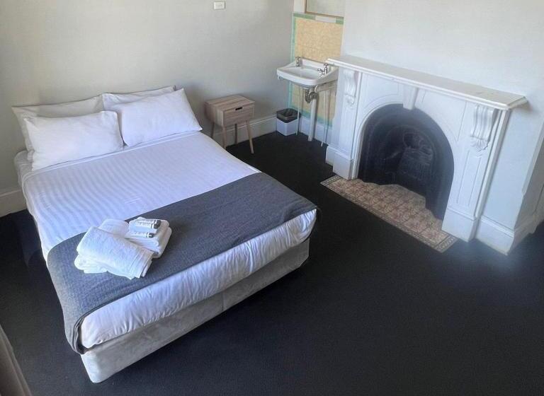 酒店 Beachside Budget Rooms