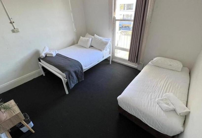 酒店 Beachside Budget Rooms