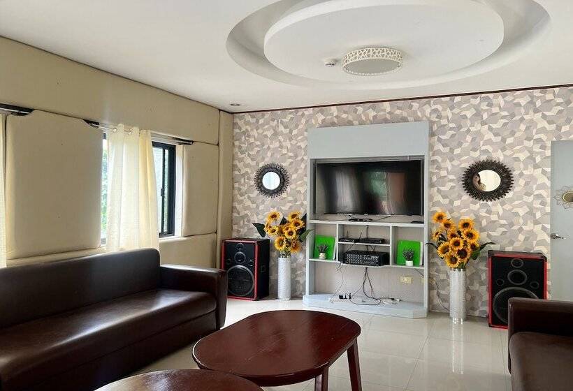 בית מלון כפרי Dinah S Tourist Inn