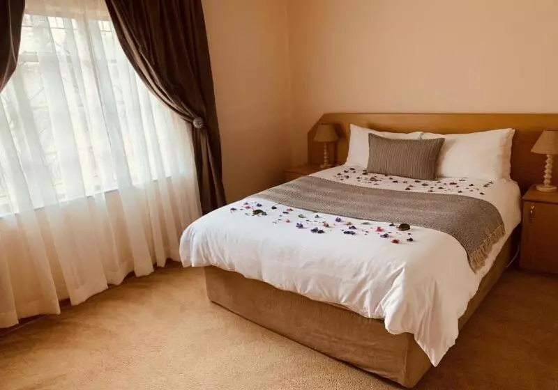 ホテル Khutsong Lodge