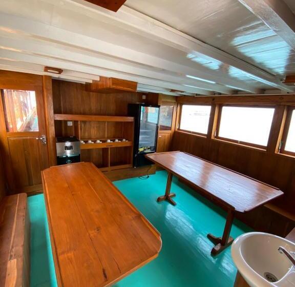 בית מלון כפרי Labuan Bajo